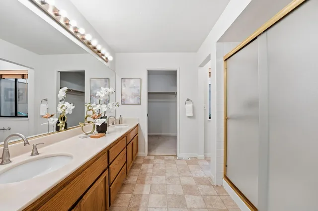 a view of an empty walk in closet