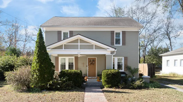 a front view of house with yard