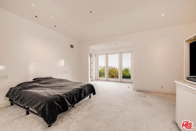 $31,500 | 1136 Calle Vista Drive, Beverly Hills, CA 90210