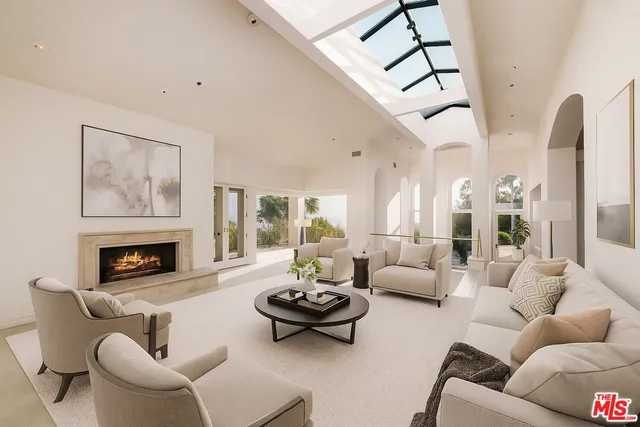 $31,500 | 1136 Calle Vista Drive, Beverly Hills, CA 90210