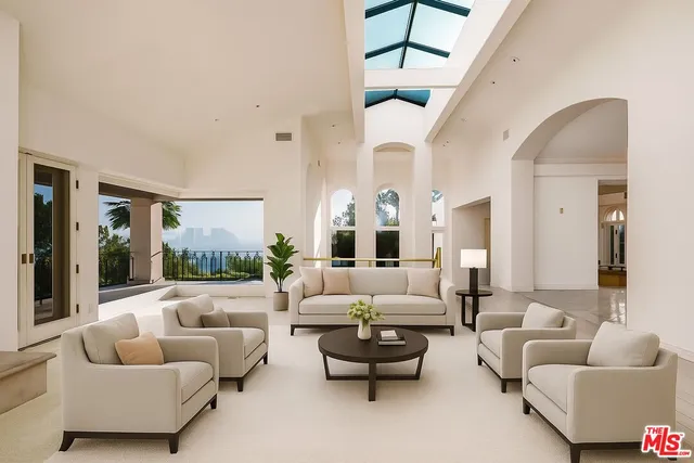 $31,500 | 1136 Calle Vista Drive, Beverly Hills, CA 90210