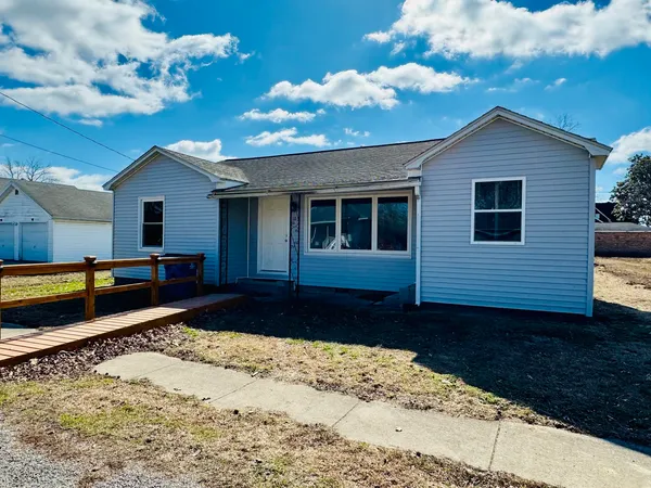 $99,000 | 103 East North Street, Sesser, IL 62884