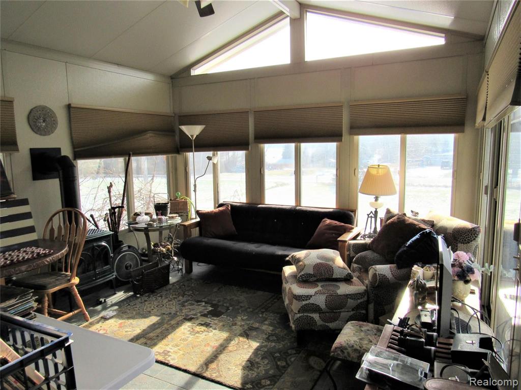 10366 Potter Road Flushing, MI 48433 - Photo 4 of 18