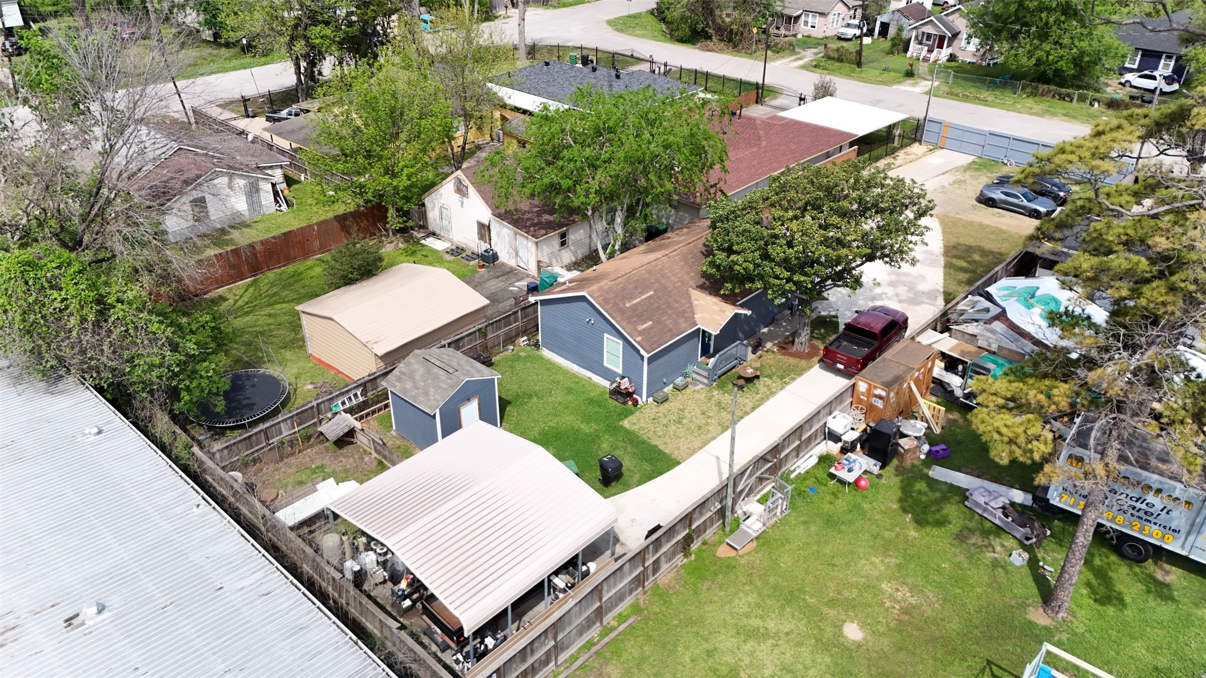 409 Robert Lee Road Houston, TX 77009 - Photo 6 of 32 Aerial View with lots of possibilities!