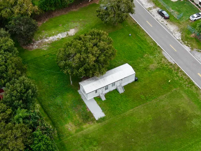 $130,000 | 585 Avenue D, Moore Haven, FL 33471
