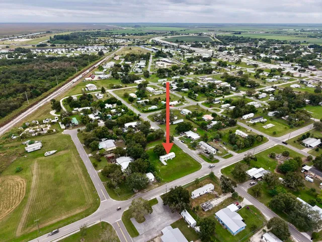 $130,000 | 585 Avenue D, Moore Haven, FL 33471