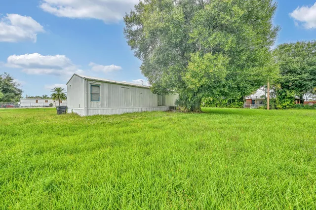 $130,000 | 585 Avenue D, Moore Haven, FL 33471