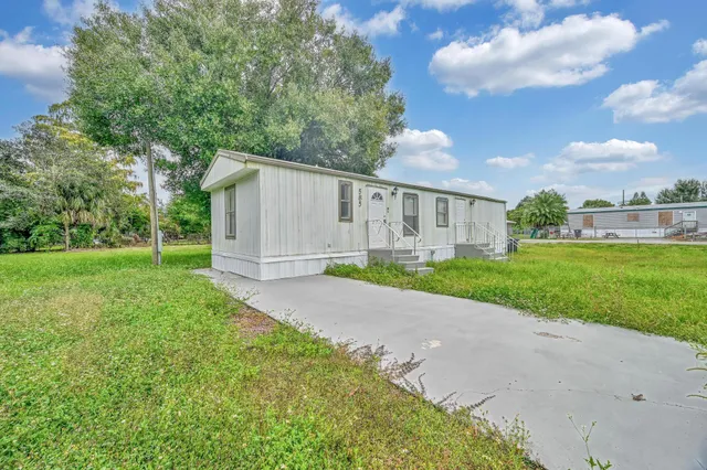 $130,000 | 585 Avenue D, Moore Haven, FL 33471
