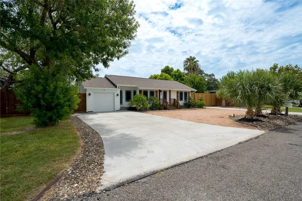 $445,000 | 202 South 7th Street, Rockport, TX 78382