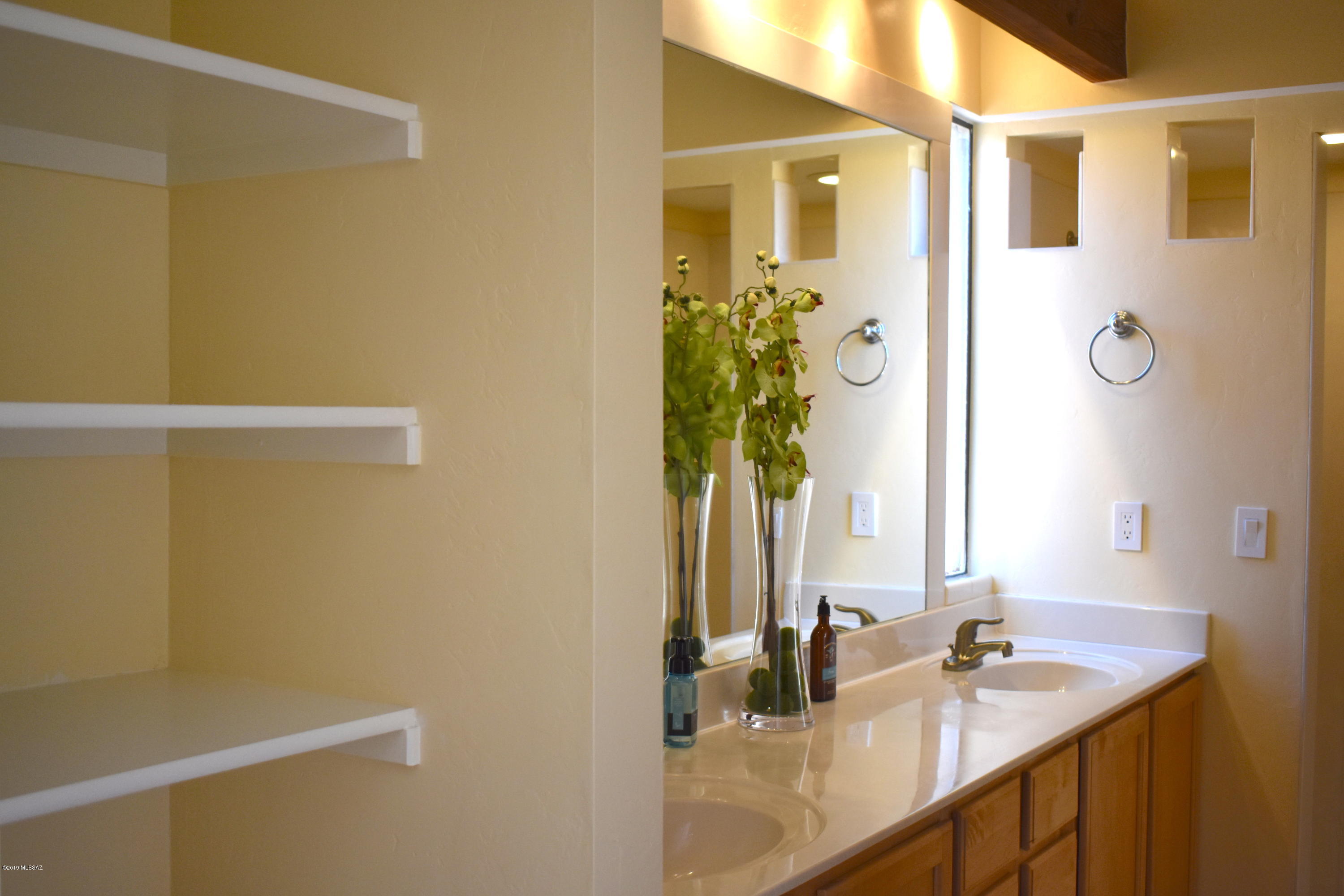 136 South Shadow Creek Place Tucson, AZ 85748 - Photo 21 of 33