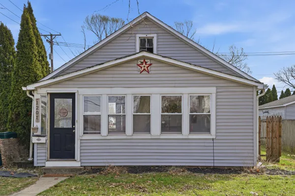 $64,900 | 1201 14th Avenue, Rock Falls, IL 61071