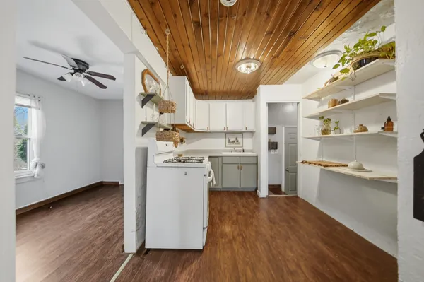 $64,900 | 1201 14th Avenue, Rock Falls, IL 61071