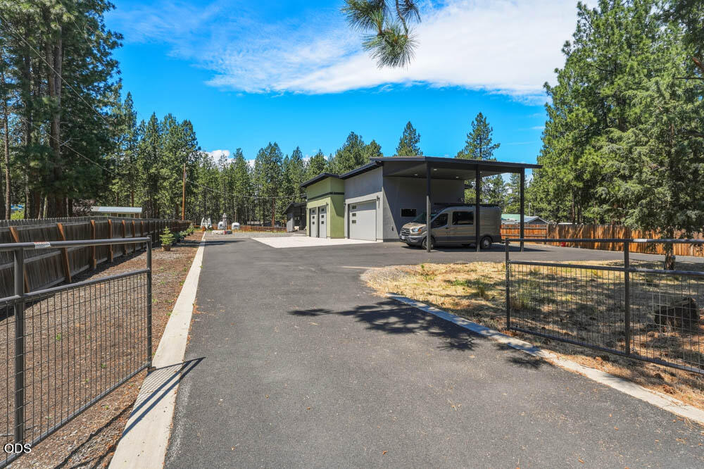 59981 Cheyenne Road Bend, OR 97702 - Photo 2 of 59
