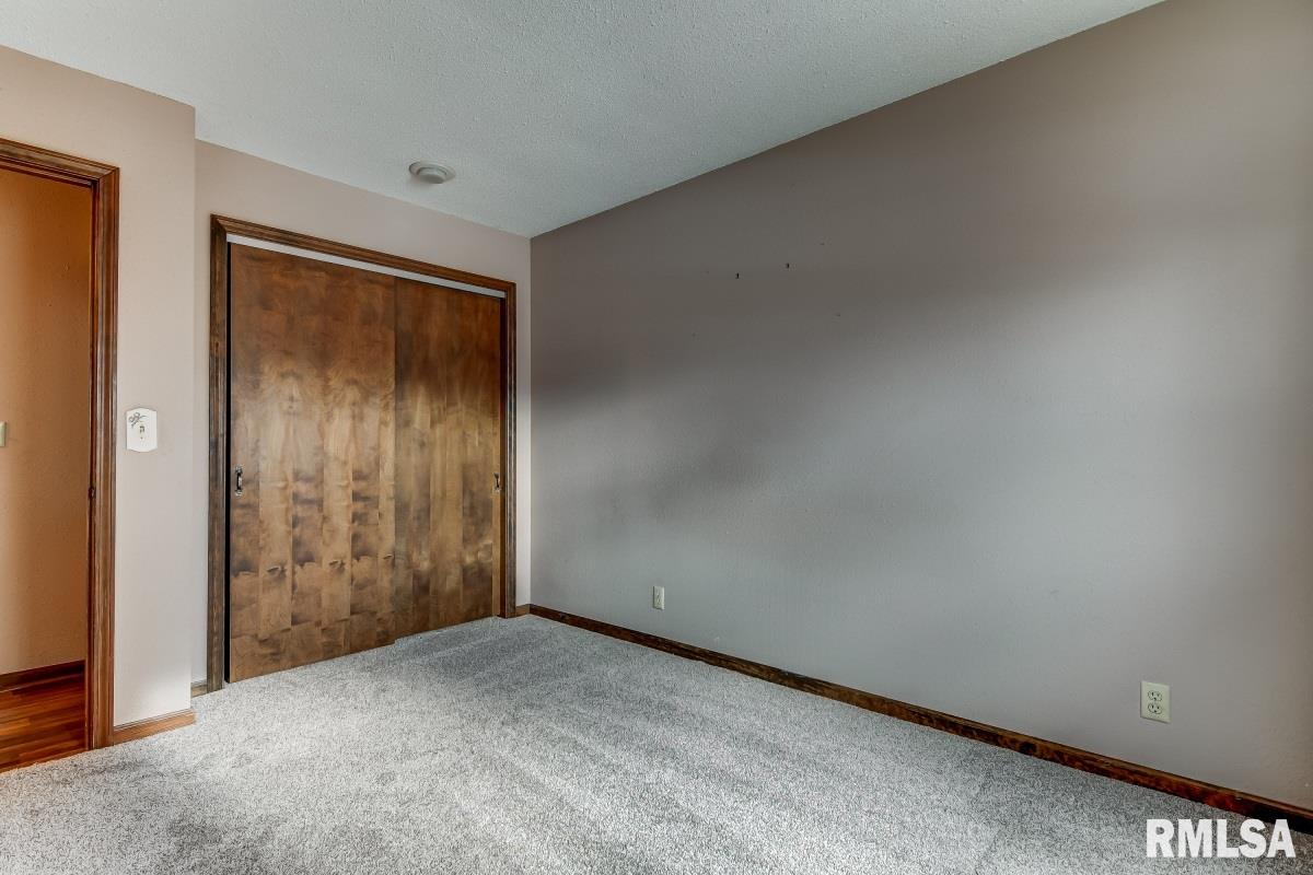 2829 East Black Avenue Springfield, IL 62702 - Photo 24 of 28
