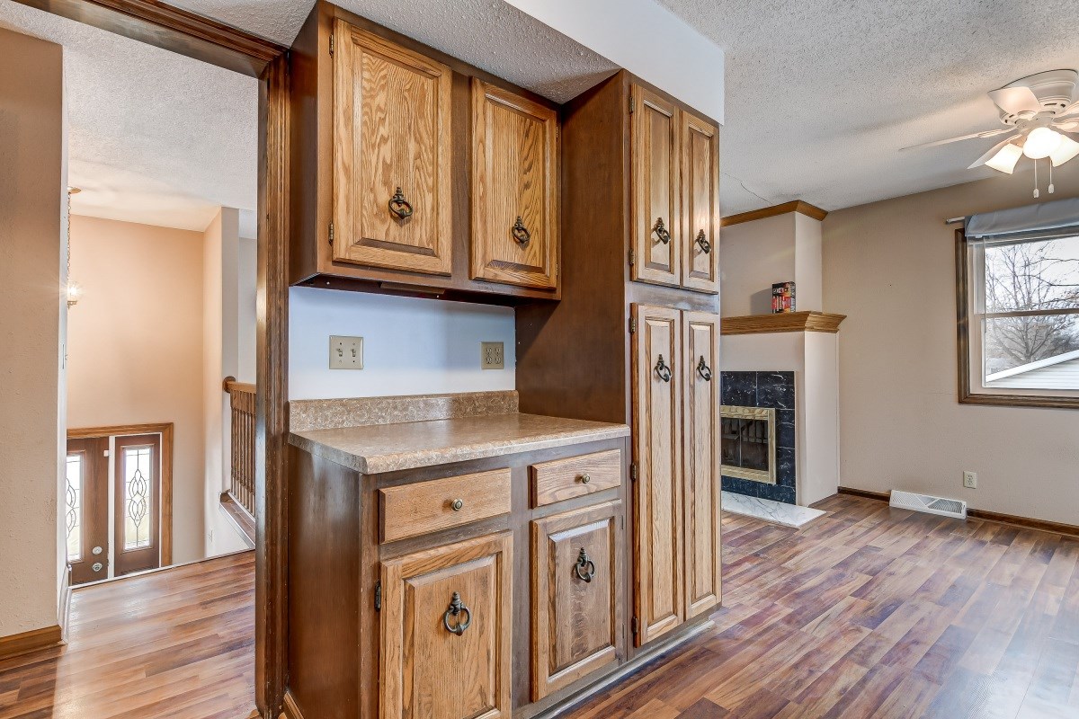 2829 East Black Avenue Springfield, IL 62702 - Photo 9 of 28