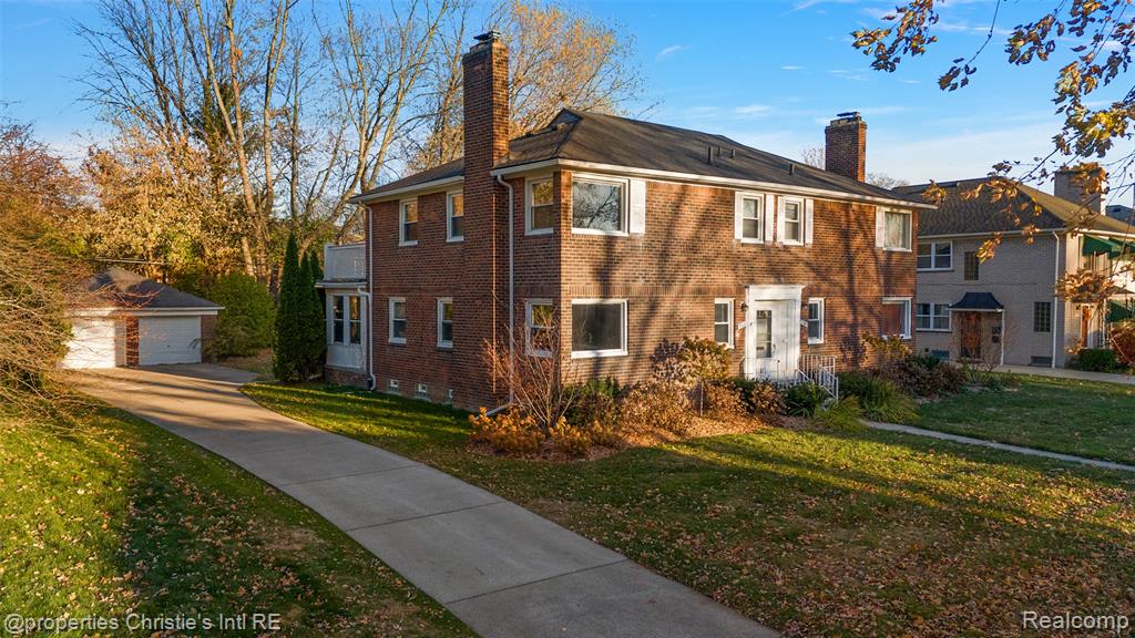 852 Harcourt Road Grosse Pointe, MI 48230 - Photo 3 of 48
