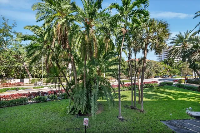 $595,000 | 100 Ocean Ln Drive, Unit 202, Key Biscayne, FL 33149
