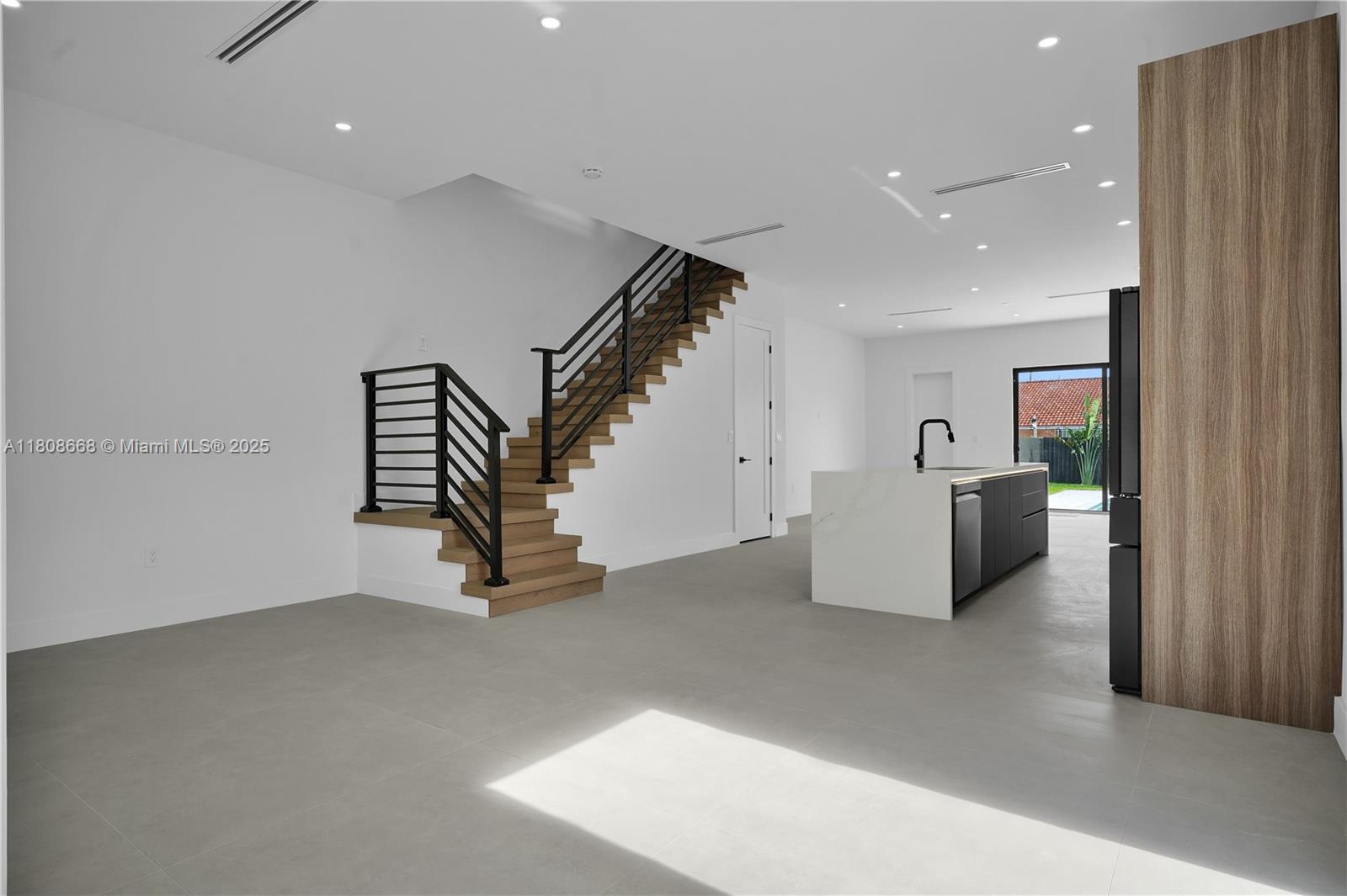 2839 Southwest 25th Street Miami, FL 33133 - Photo 13 of 47