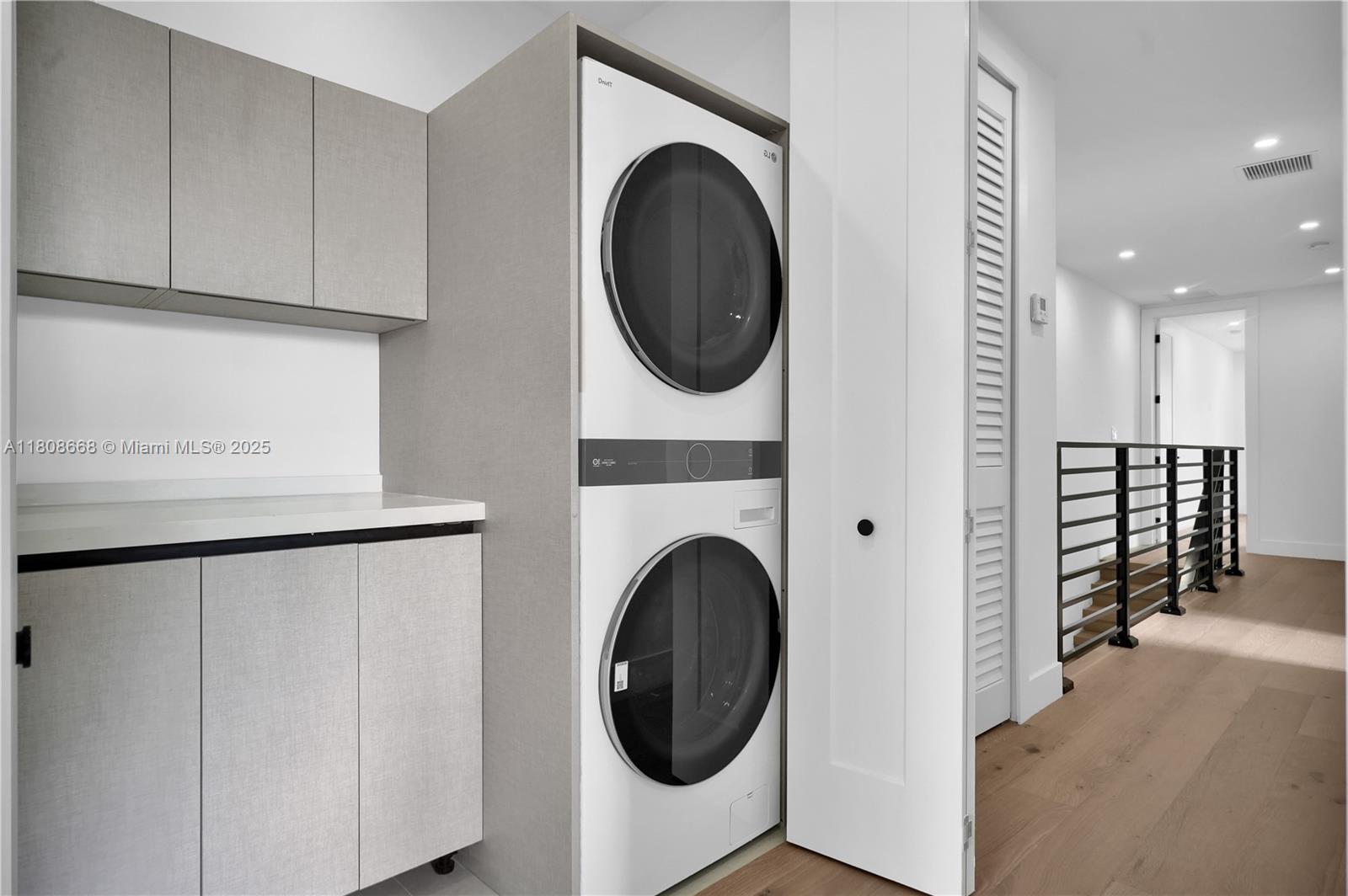 2839 Southwest 25th Street Miami, FL 33133 - Photo 38 of 47