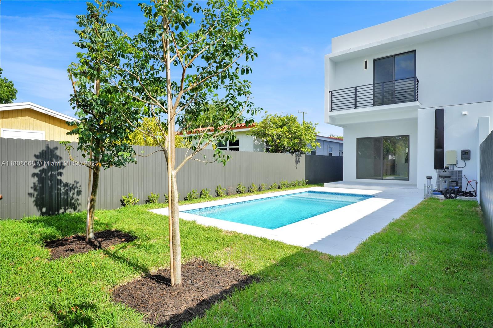 2839 Southwest 25th Street Miami, FL 33133 - Photo 44 of 47