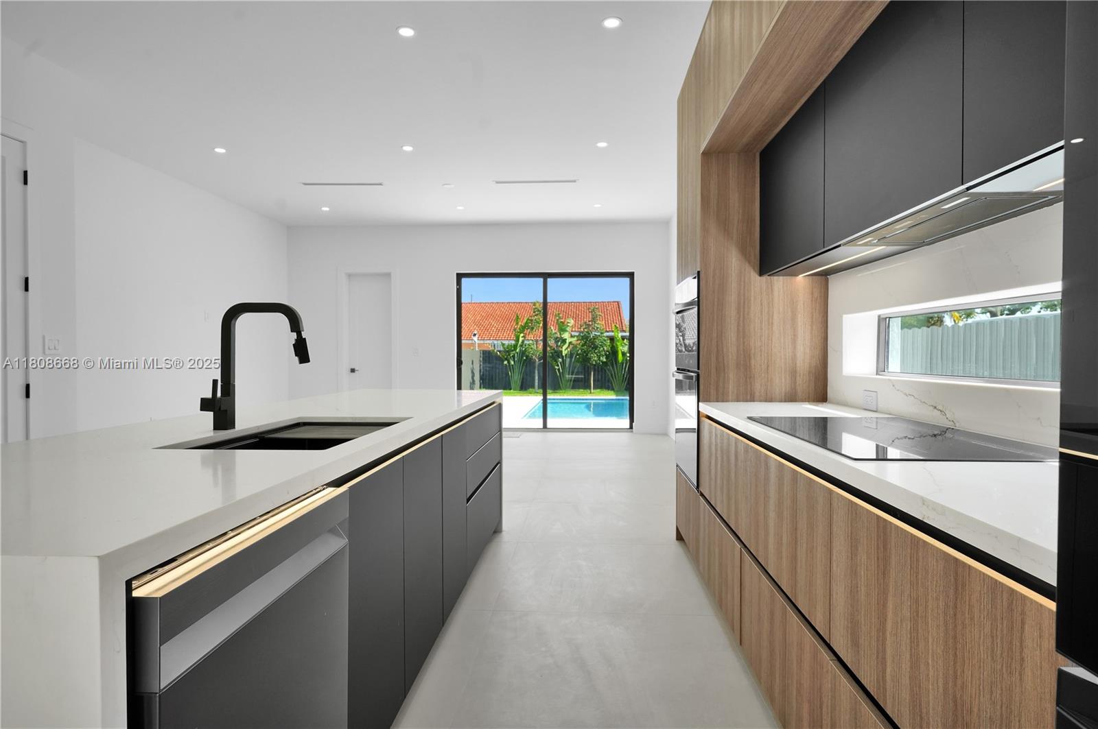 2839 Southwest 25th Street Miami, FL 33133 - Photo 6 of 47