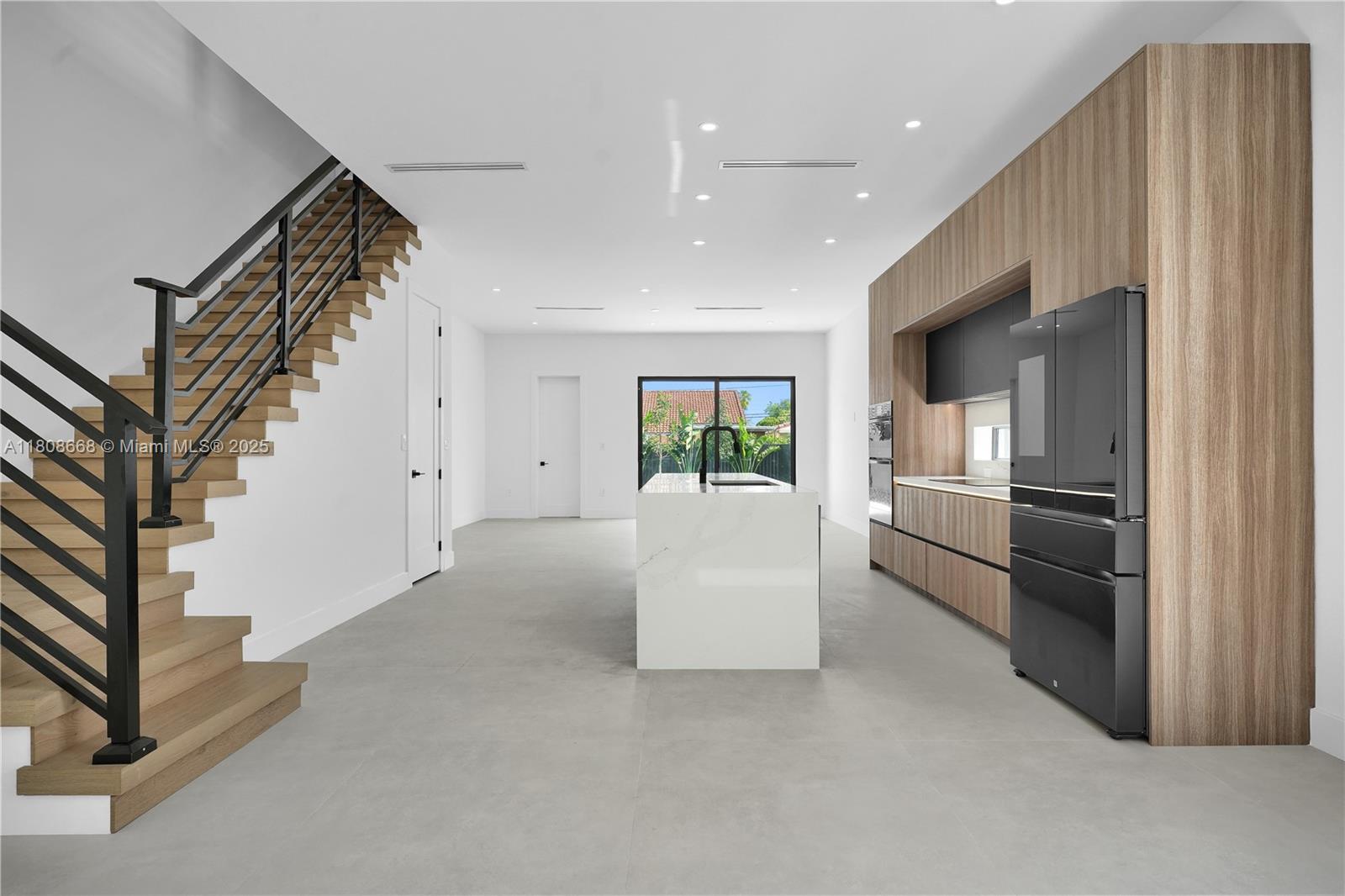 2839 Southwest 25th Street Miami, FL 33133 - Photo 7 of 47