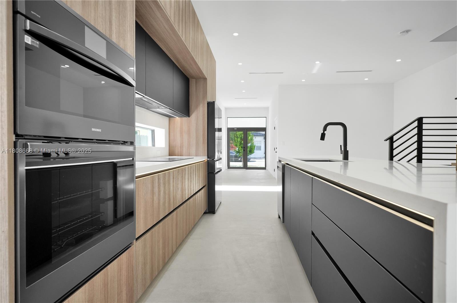 2839 Southwest 25th Street Miami, FL 33133 - Photo 8 of 47