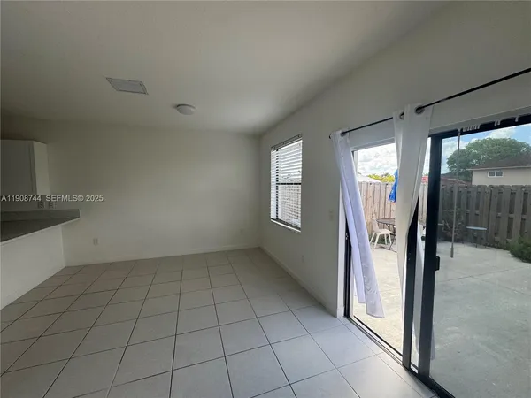 $460,000 | 18240 Southwest 148th Road, Unit 18240, Miami, FL 33187