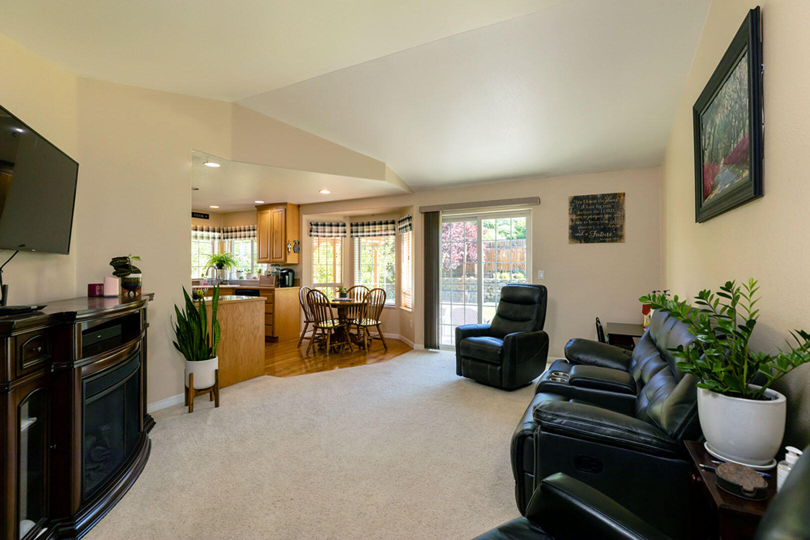 5831 Springcrest Way Klamath Falls, OR 97603 - Photo 12 of 41 5831Springcrest-12