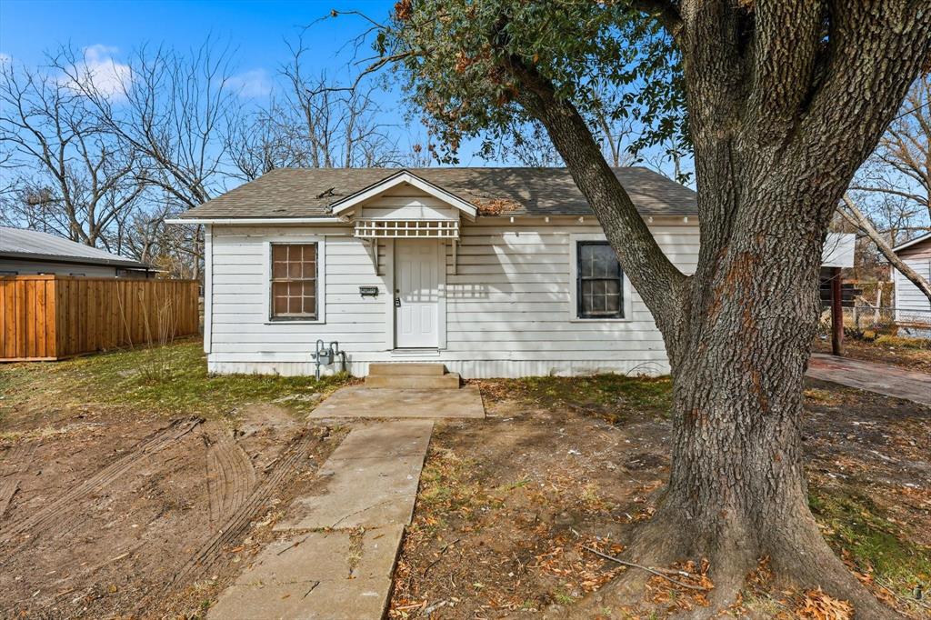 803 East 14th Street Bonham, TX 75418 - Photo 1 of 22