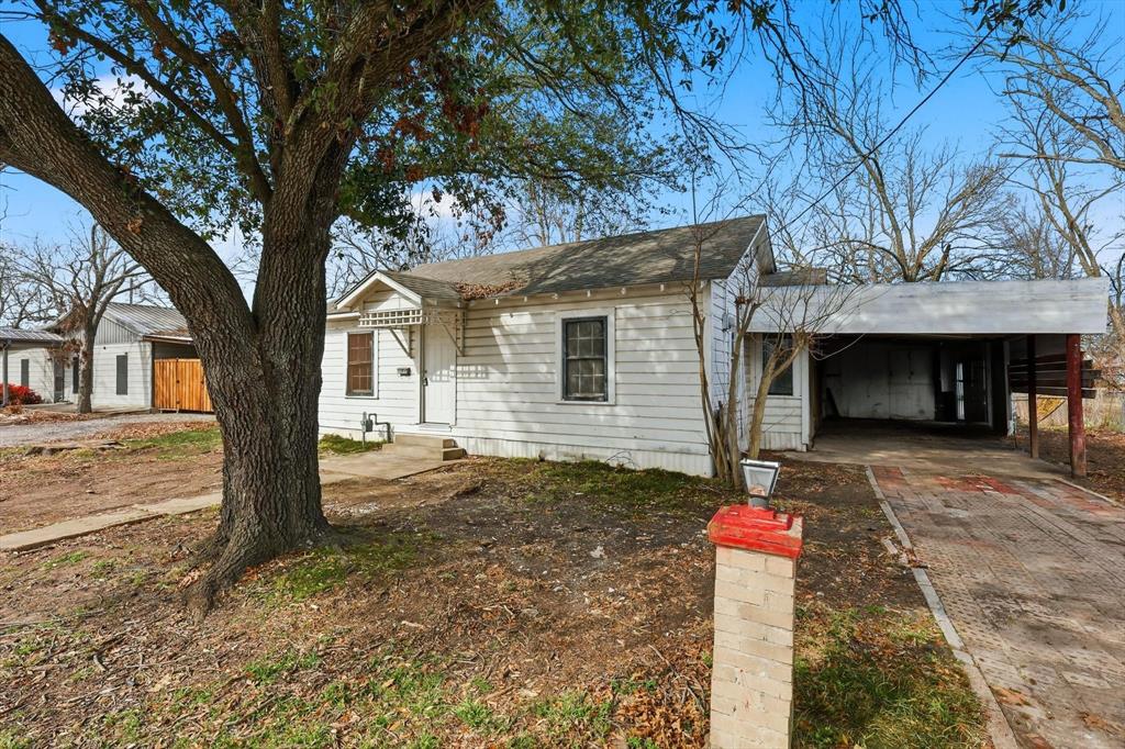 803 East 14th Street Bonham, TX 75418 - Photo 2 of 22