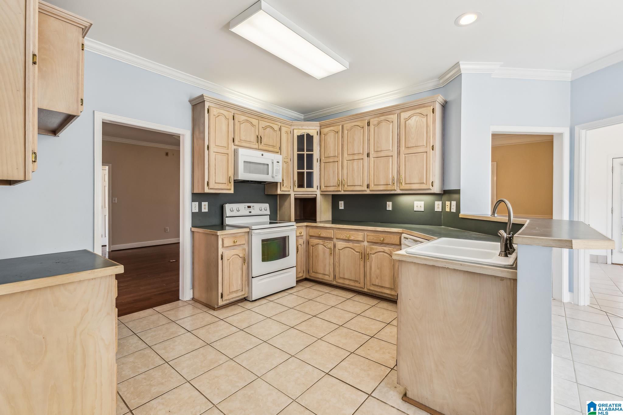 301 Wixford Trace Alabaster, AL 35007 - Photo 8 of 32