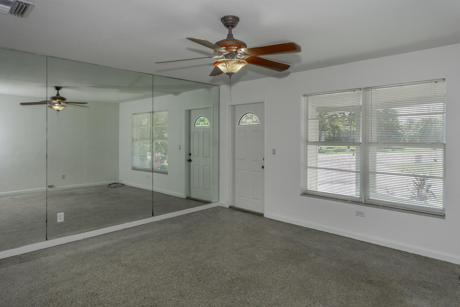 104 Northeast 2nd Circle Boca Raton, FL 33431 - Photo 8 of 18 Living Room