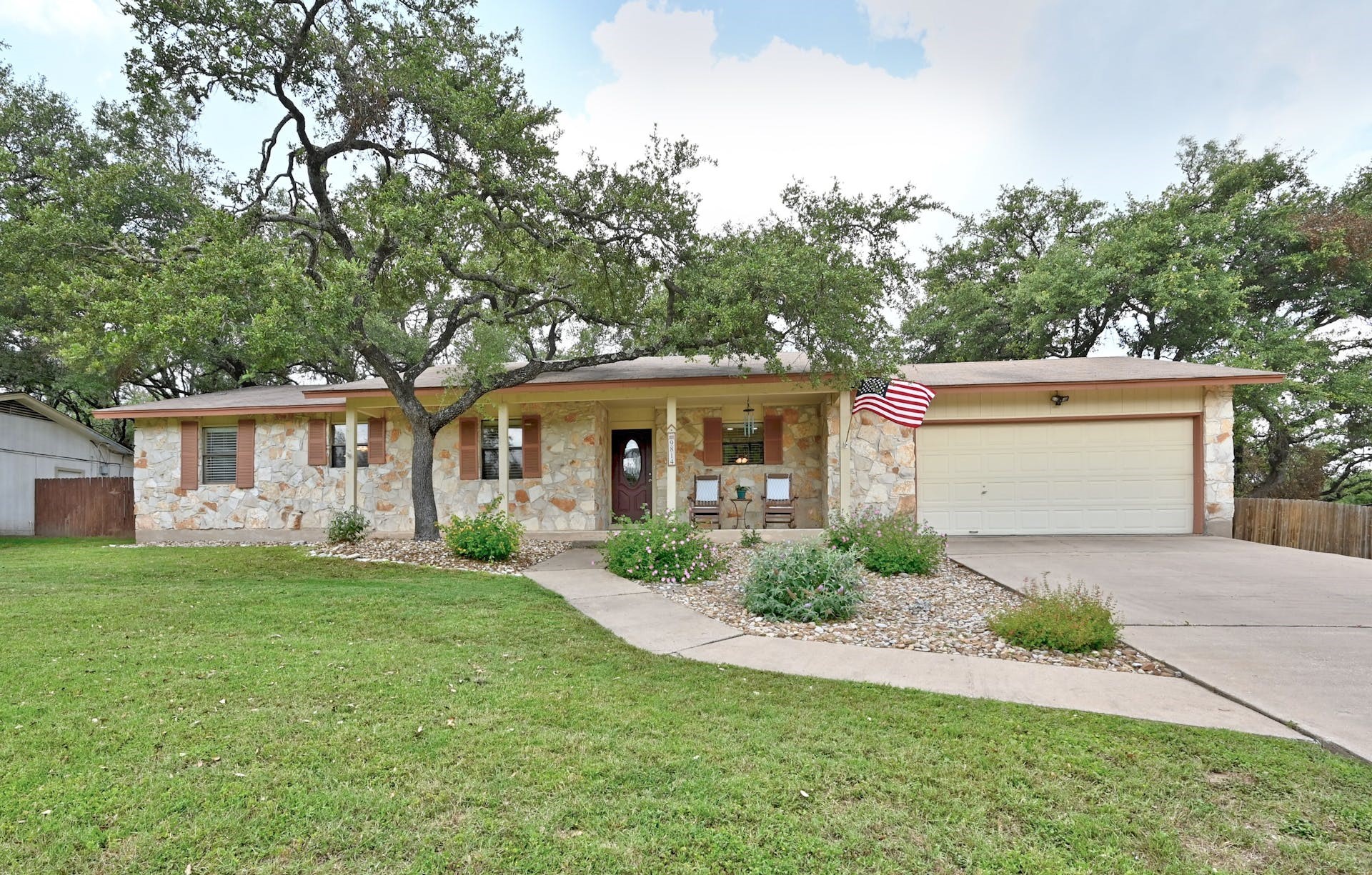 Gorgeous ranch style single story home In Cuernavaca community