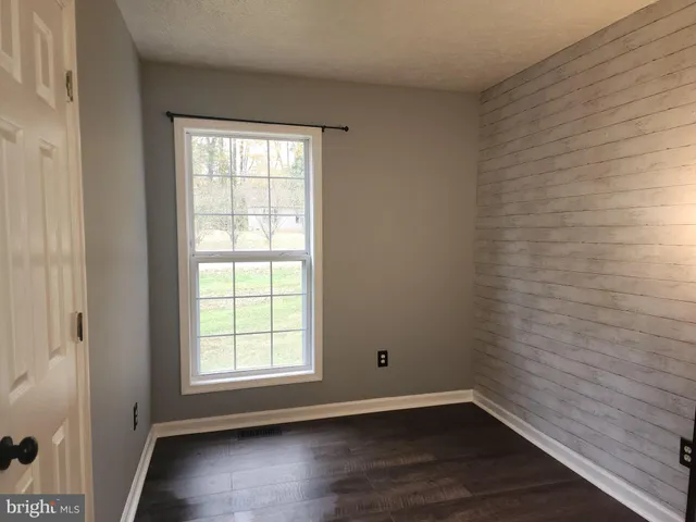 $330,000 | 9620 Mohawk Drive, King George, VA 22485