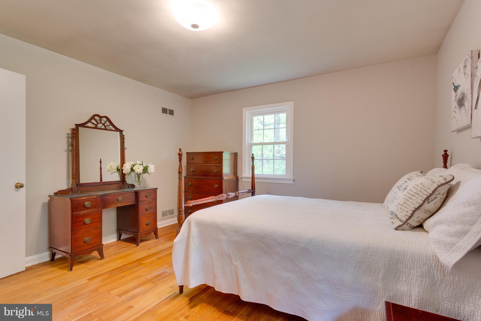 6724 Hackberry Street Springfield, VA 22150 - Photo 13 of 28 Bedroom (Master)