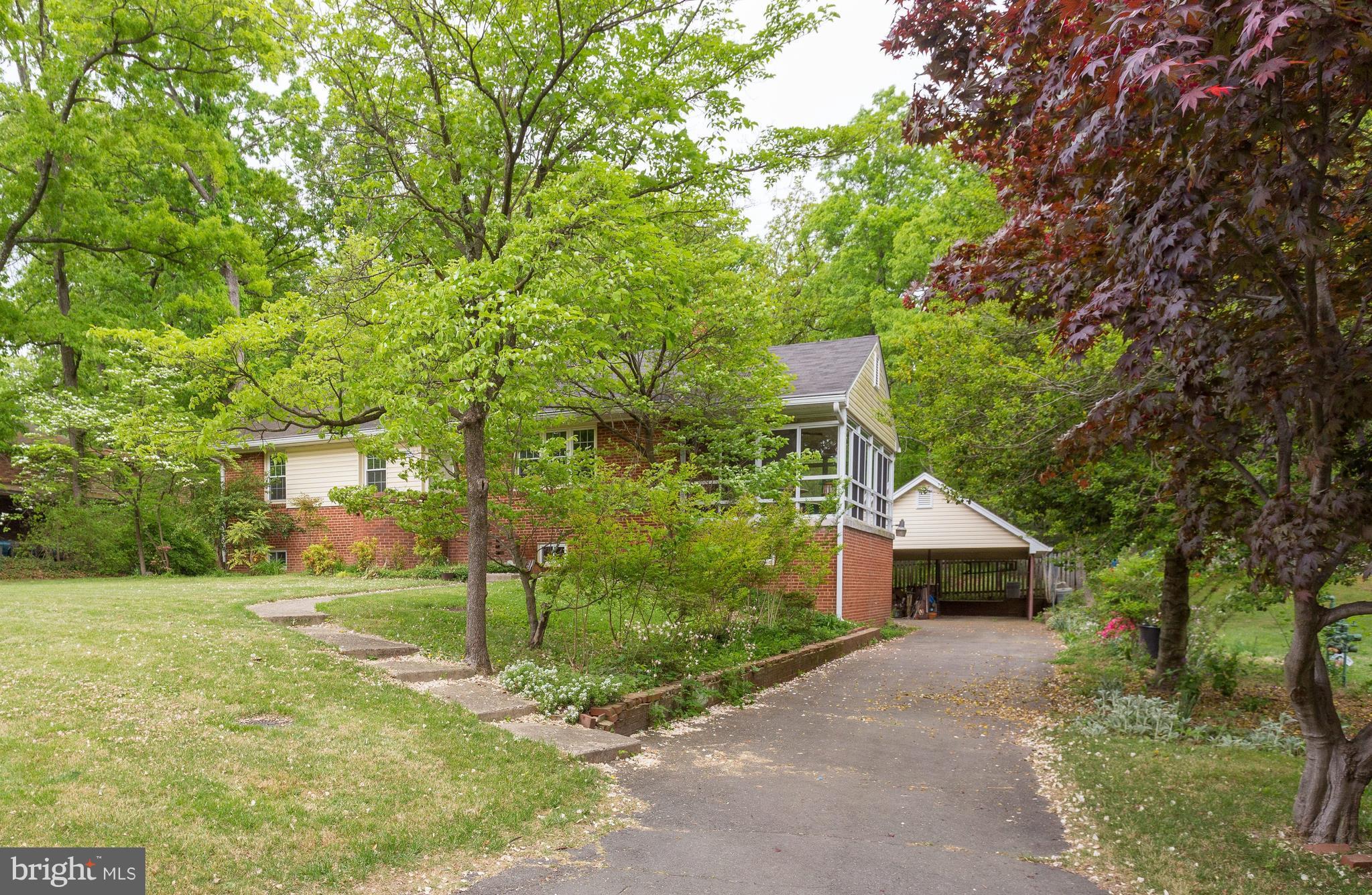 6724 Hackberry Street Springfield, VA 22150 - Photo 2 of 28 Exterior (Front)