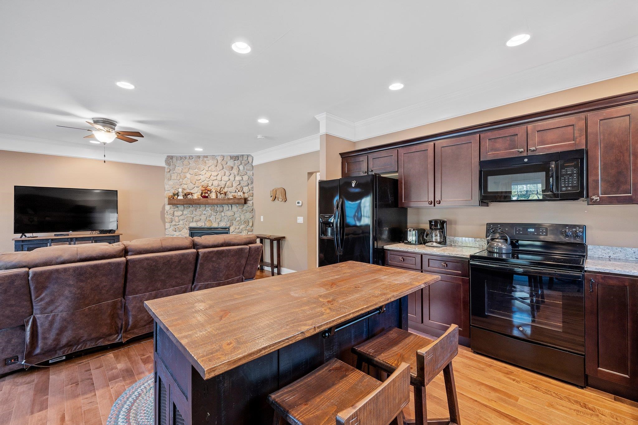 20 Pine Bluff Terrace, Unit A Lincoln, NH 03251 - Photo 9 of 35