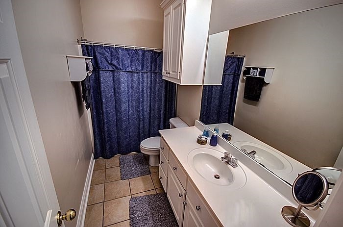 604 Overlook Point Brandon, MS 39047 - Photo 20 of 29 Double sinks is a plus in this hall bath