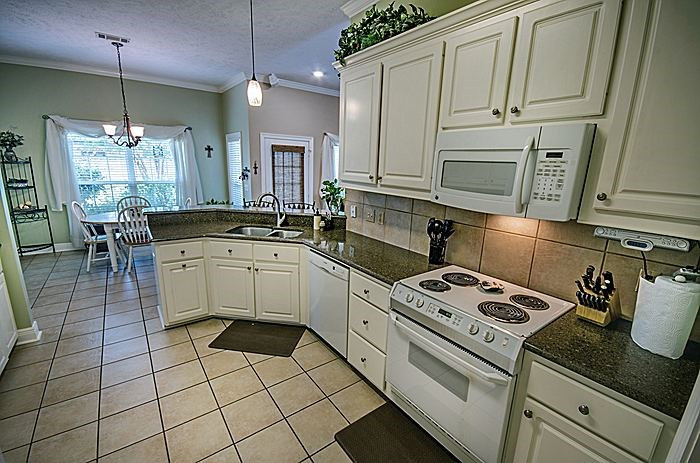 604 Overlook Point Brandon, MS 39047 - Photo 10 of 29 You have a lot of prep space for cooking