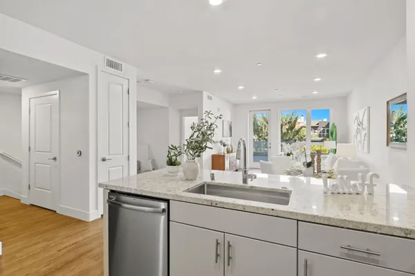 $749,000 | 5951 Sunstone Drive, Unit 208, San Jose, CA 95123