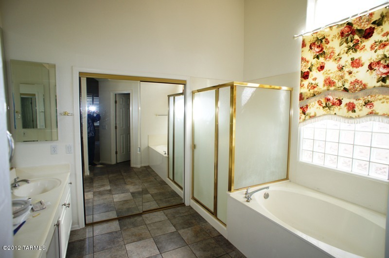 9760 East Rock Ridge Court Tucson, AZ 85749 - Photo 8 of 9