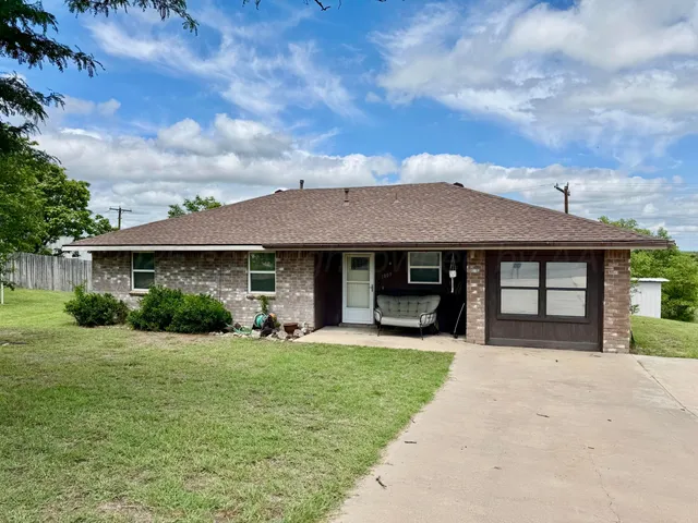 $144,000 | 1809 Willard Avenue, Canadian, TX 79014