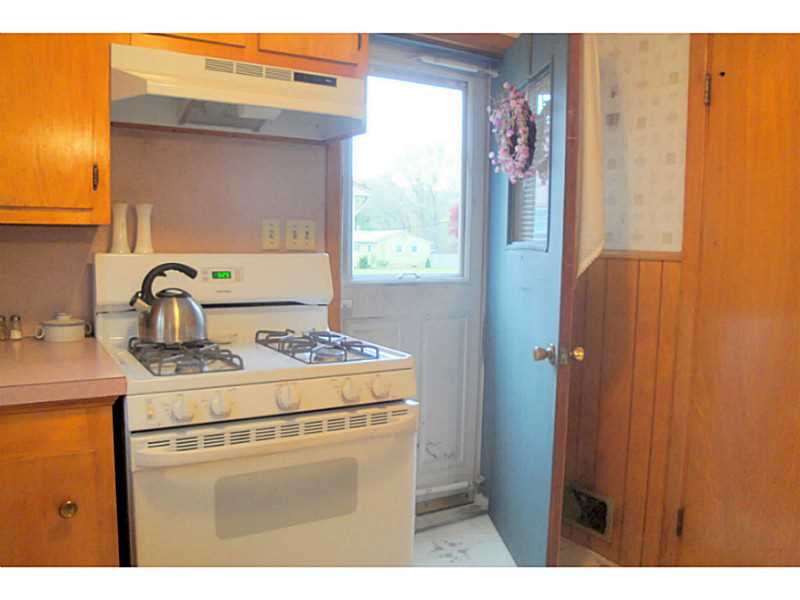 116 Kerri Lyn Road Warwick, RI 02889 - Photo 12 of 24 Kitchen.