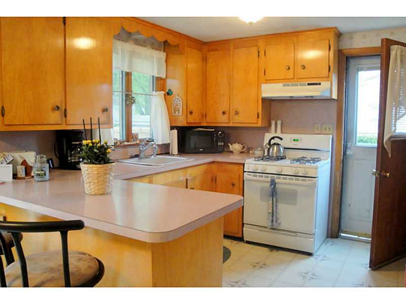 116 Kerri Lyn Road Warwick, RI 02889 - Photo 9 of 24 Kitchen.