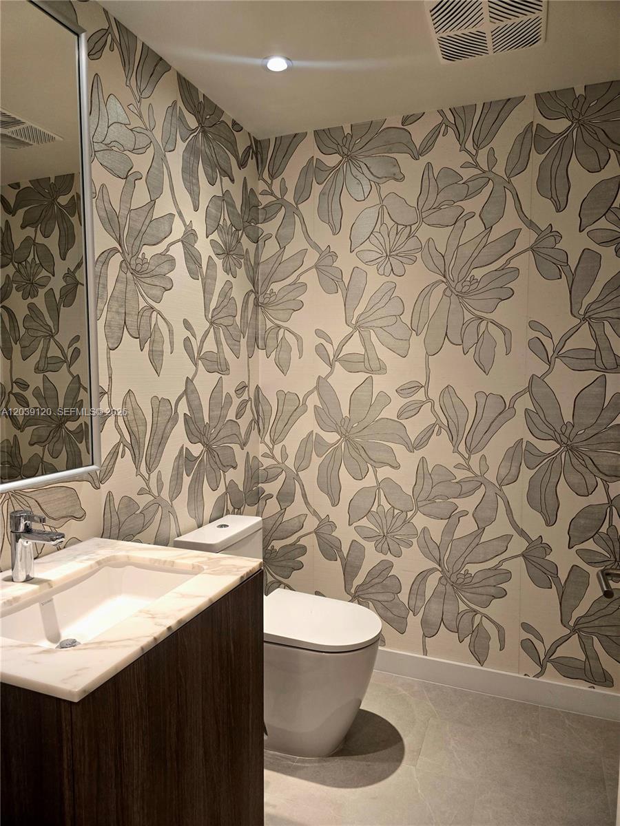 500 Alton Road, Unit 904 Miami Beach, FL 33139 - Photo 7 of 31