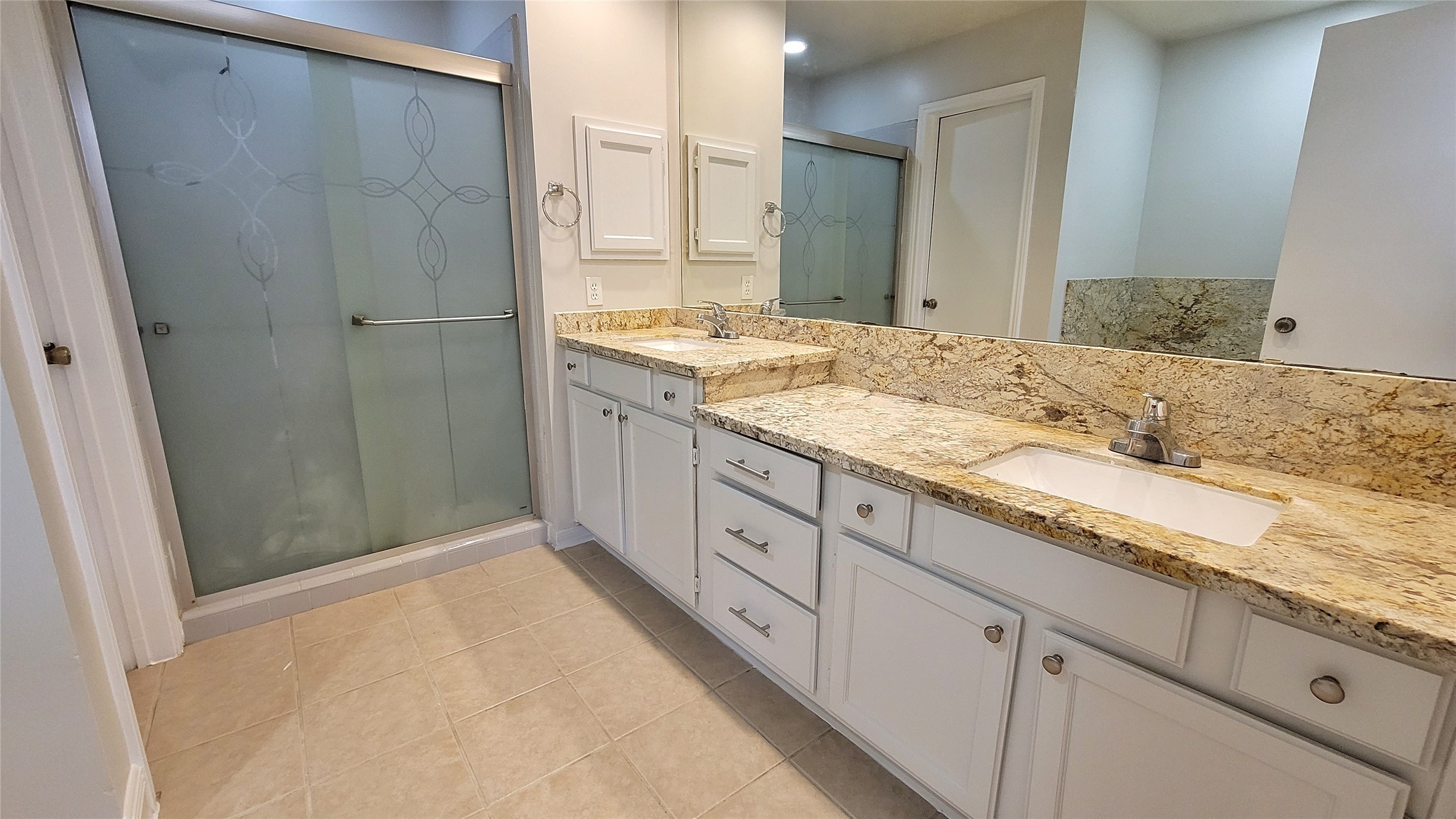 5227 Clarkston Lane Spring, TX 77379 - Photo 12 of 28 Separate shower and garden tub