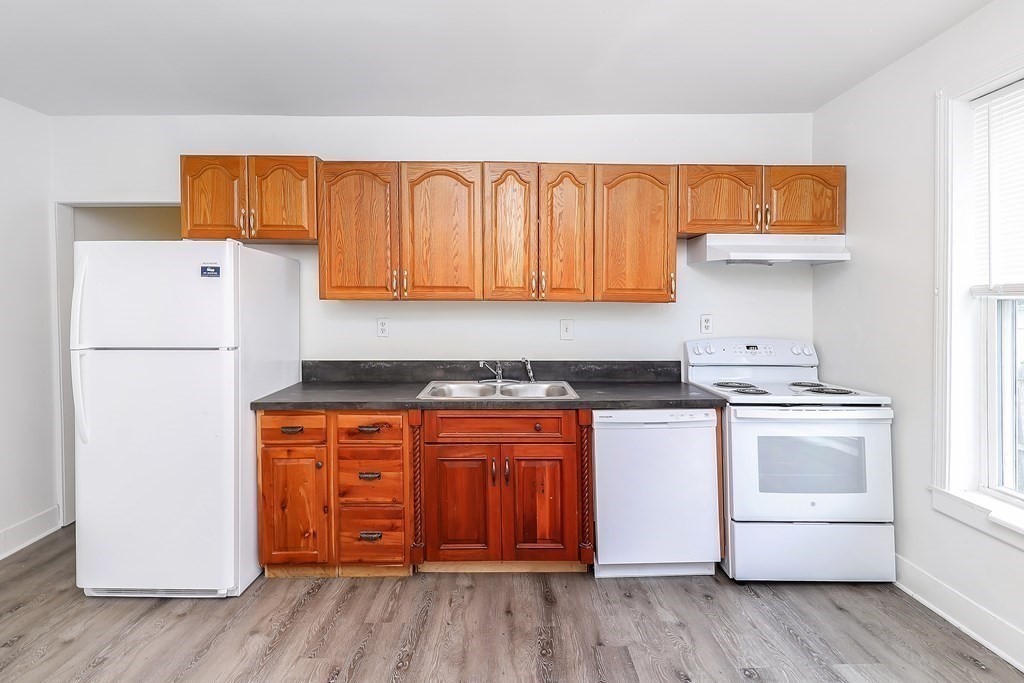 41-43 Day Street West Springfield, MA 01089 - Photo 4 of 42 Gallery Image 4