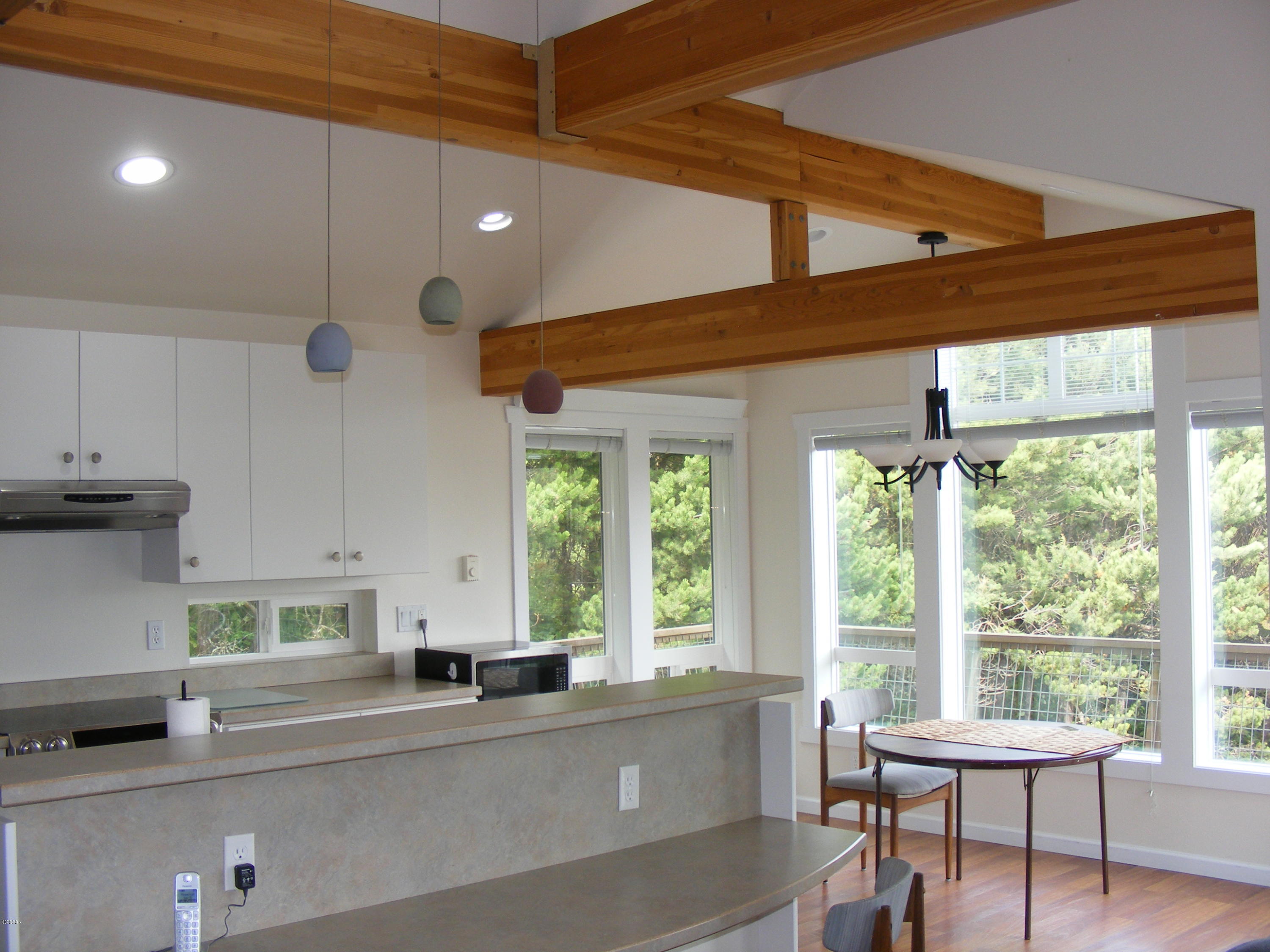 415 Northwest 19th Street Newport, OR 97365 - Photo 14 of 40 Kitchen