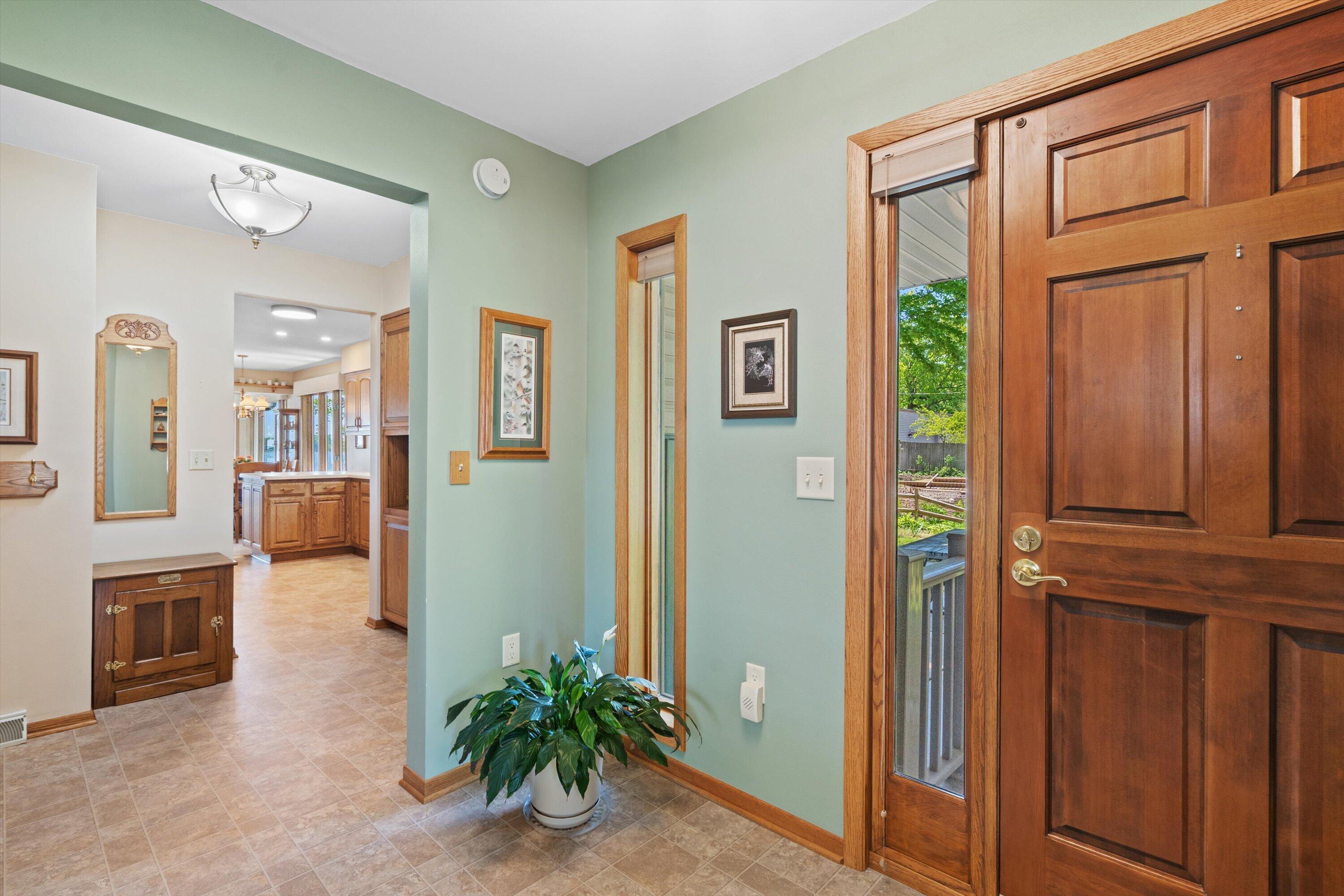 7301 West Wind Lake Road Norway, WI 53185 - Photo 13 of 58 Foyer
